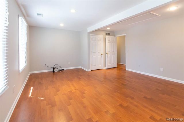1880 Poppleton Drive, West Bloomfield, MI 48324