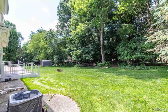 1880 Poppleton Drive, West Bloomfield, MI 48324