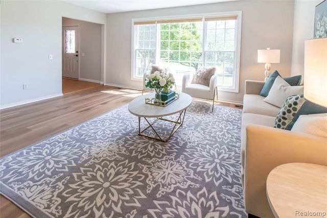 1880 Poppleton Drive, West Bloomfield, MI 48324