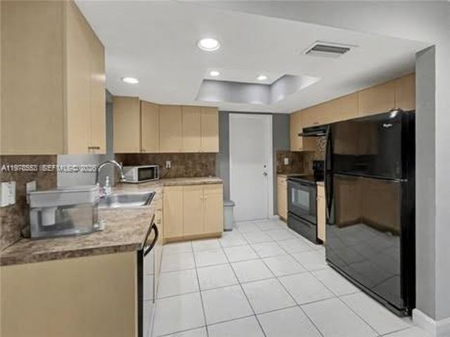 6960 NW 11th Court, Margate, FL 33063