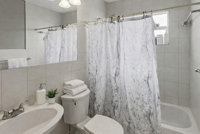 6960 NW 11th Court, Margate, FL 33063