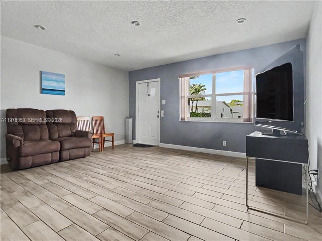 6960 NW 11th Court, Margate, FL 33063