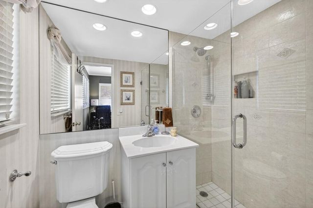 1221 Hillsboro Mile 15a, Hillsboro Beach, FL 33062