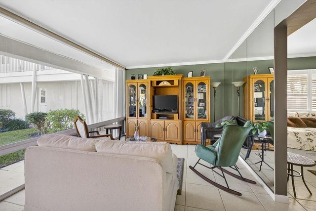 1221 Hillsboro Mile 15a, Hillsboro Beach, FL 33062