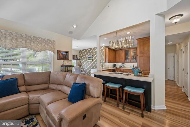 717 S SETTLERS CIR, Warrington, PA 18976
