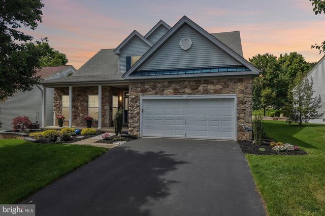 717 S SETTLERS CIR, Warrington, PA 18976