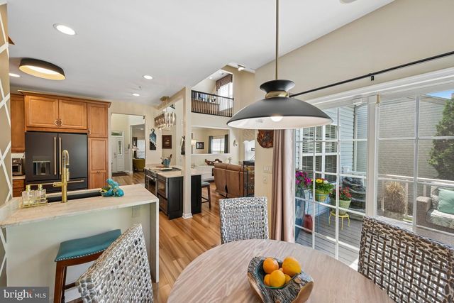 717 S SETTLERS CIR, Warrington, PA 18976