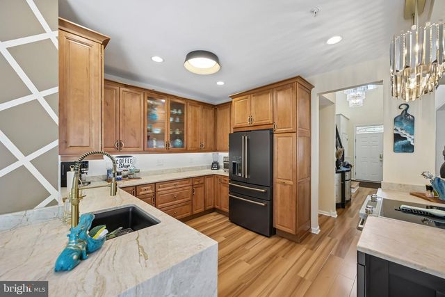 717 S SETTLERS CIR, Warrington, PA 18976