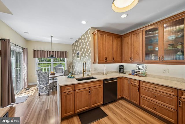 717 S SETTLERS CIR, Warrington, PA 18976