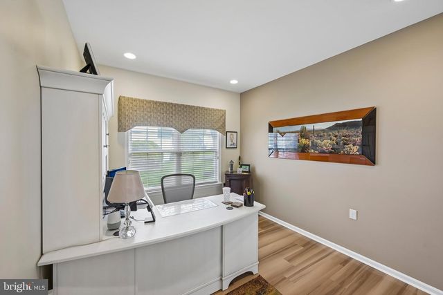 717 S SETTLERS CIR, Warrington, PA 18976