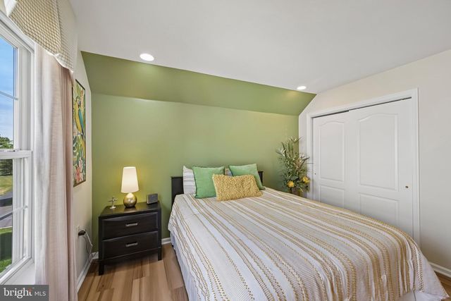717 S SETTLERS CIR, Warrington, PA 18976