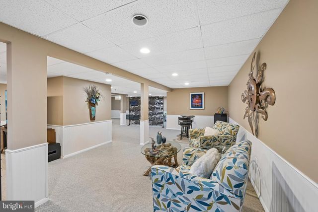 717 S SETTLERS CIR, Warrington, PA 18976