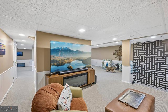 717 S SETTLERS CIR, Warrington, PA 18976