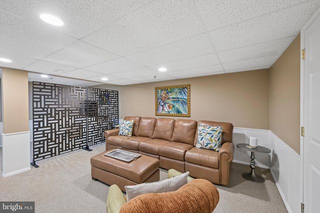 717 S SETTLERS CIR, Warrington, PA 18976