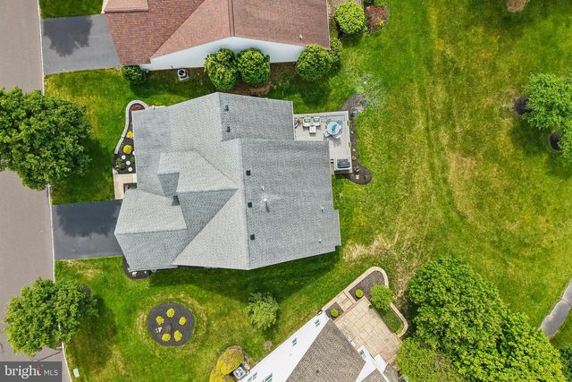717 S SETTLERS CIR, Warrington, PA 18976