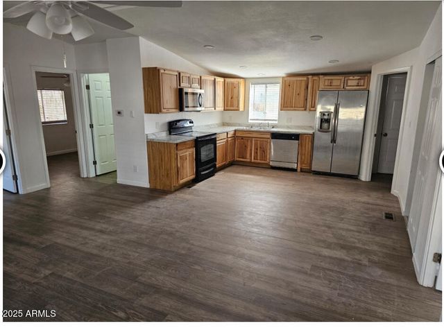 516 E BASELINE Road, Buckeye, AZ 85326