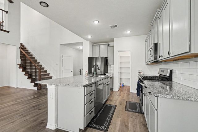 10600 Breezeway Drive, Aubrey, TX 76227