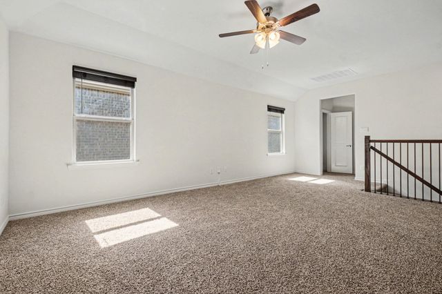 10600 Breezeway Drive, Aubrey, TX 76227