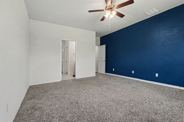 10600 Breezeway Drive, Aubrey, TX 76227