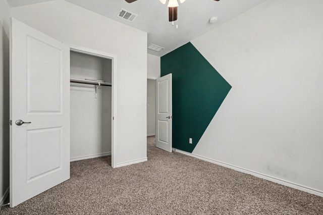 10600 Breezeway Drive, Aubrey, TX 76227