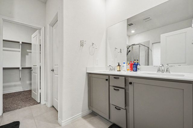 10600 Breezeway Drive, Aubrey, TX 76227