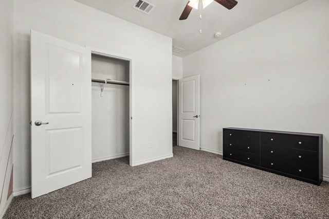 10600 Breezeway Drive, Aubrey, TX 76227