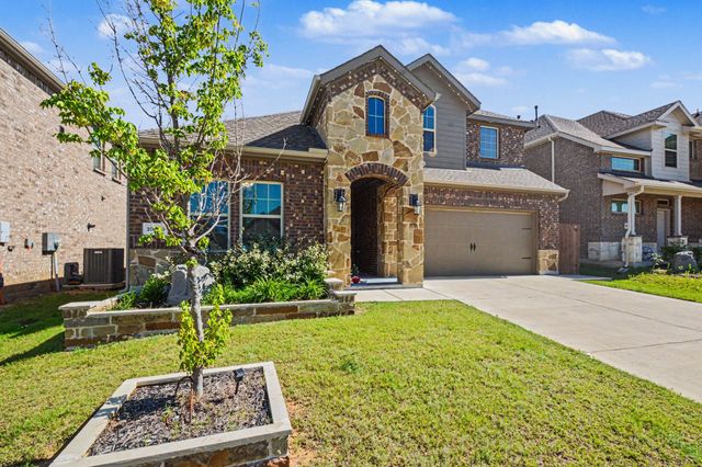 10600 Breezeway Drive, Aubrey, TX 76227