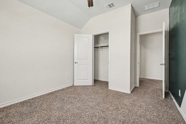 10600 Breezeway Drive, Aubrey, TX 76227