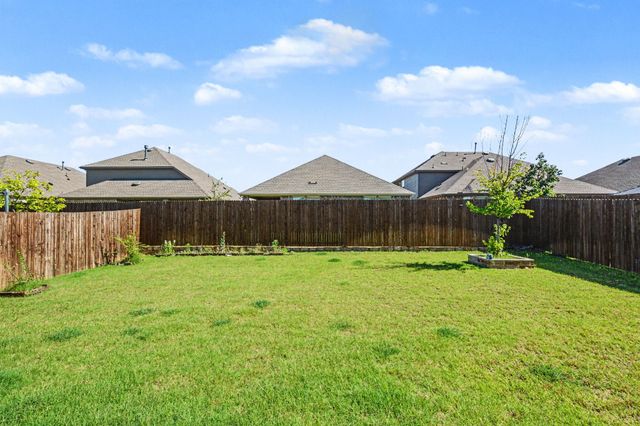 10600 Breezeway Drive, Aubrey, TX 76227