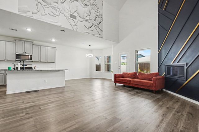 10600 Breezeway Drive, Aubrey, TX 76227