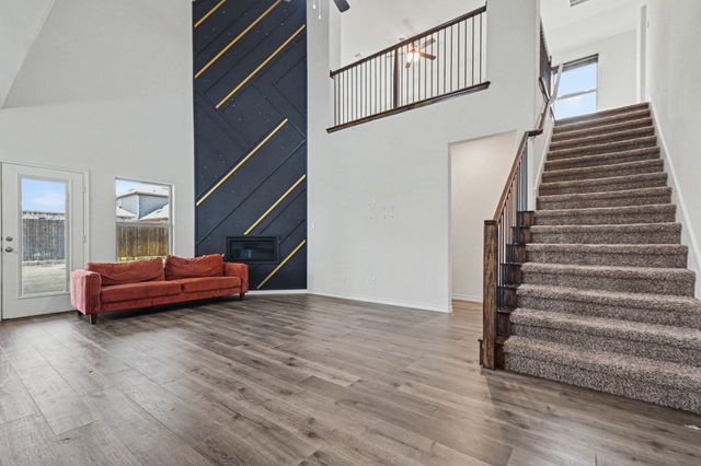 10600 Breezeway Drive, Aubrey, TX 76227