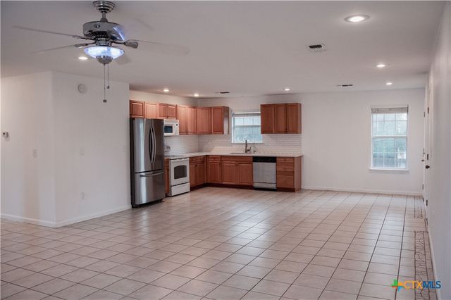 1140 Blueridge Drive, Canyon Lake, TX 78133