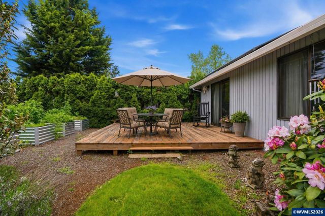 342 McLaughlin Dr, Woodburn, OR 97071