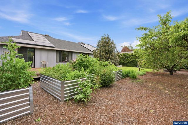 342 McLaughlin Dr, Woodburn, OR 97071