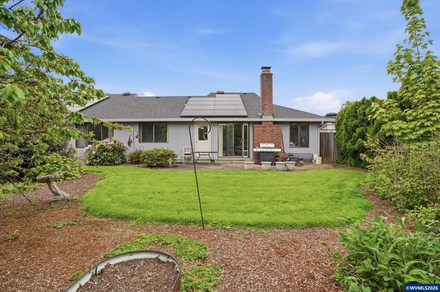 342 McLaughlin Dr, Woodburn, OR 97071