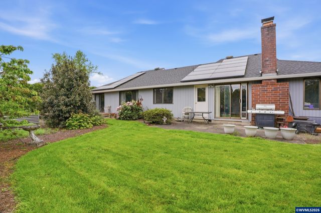342 McLaughlin Dr, Woodburn, OR 97071