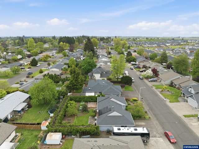 342 McLaughlin Dr, Woodburn, OR 97071