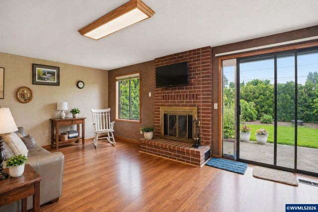 342 McLaughlin Dr, Woodburn, OR 97071