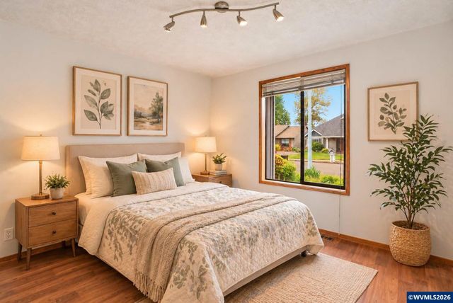 342 McLaughlin Dr, Woodburn, OR 97071