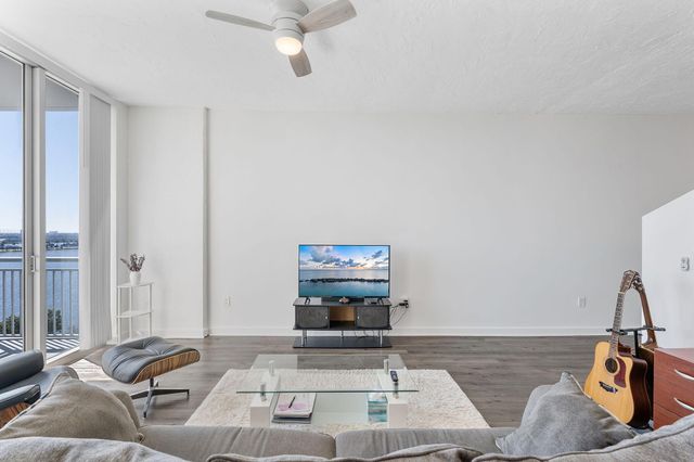 300 S Australian Avenue 916, West Palm Beach, FL 33401