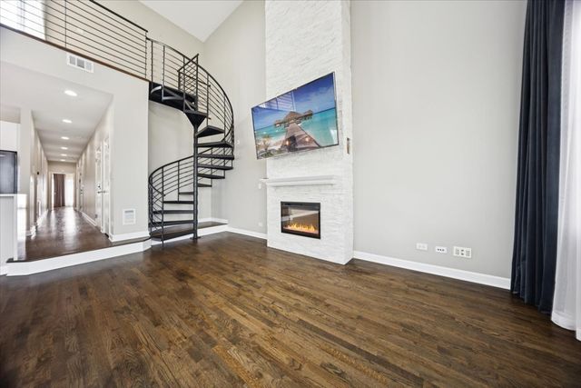 1600 N New England Avenue 4, Chicago, IL 60707