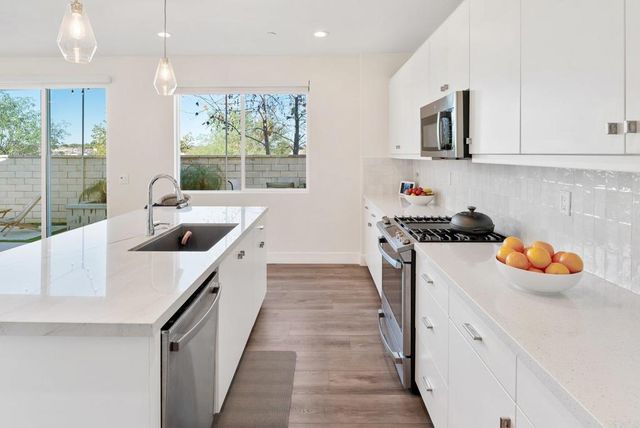 27776 Heritage Ln, Valley Center, CA 92082