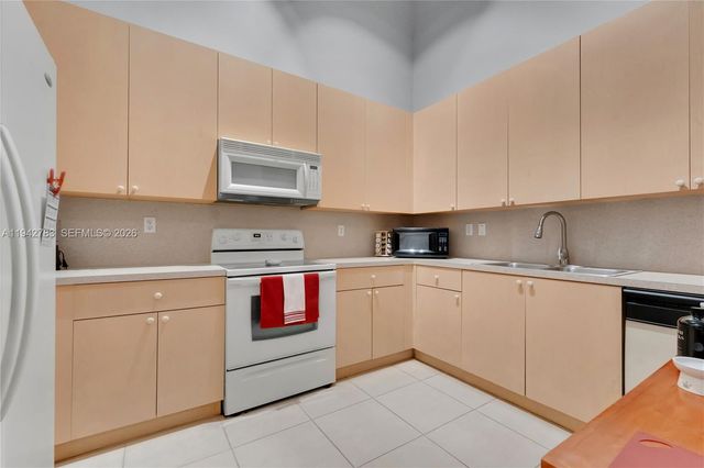 1174 NE 32nd Ave, Homestead, FL 33033