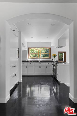 1811 Courtney Avenue, Los Angeles, CA 90046