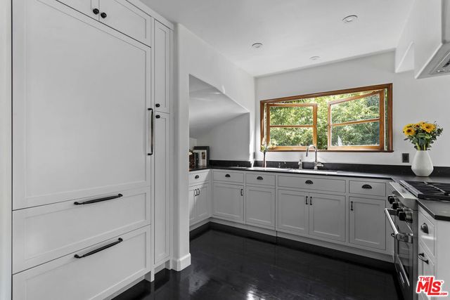 1811 Courtney Avenue, Los Angeles, CA 90046