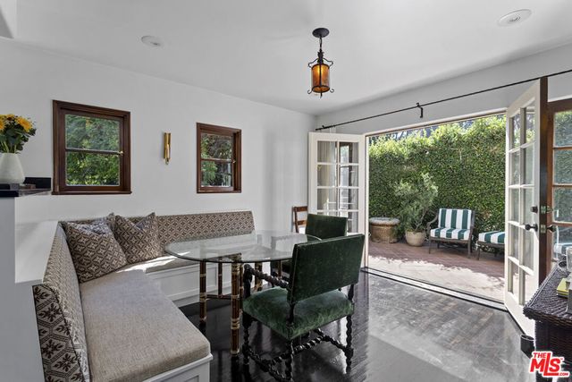 1811 Courtney Avenue, Los Angeles, CA 90046