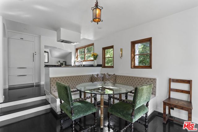 1811 Courtney Avenue, Los Angeles, CA 90046