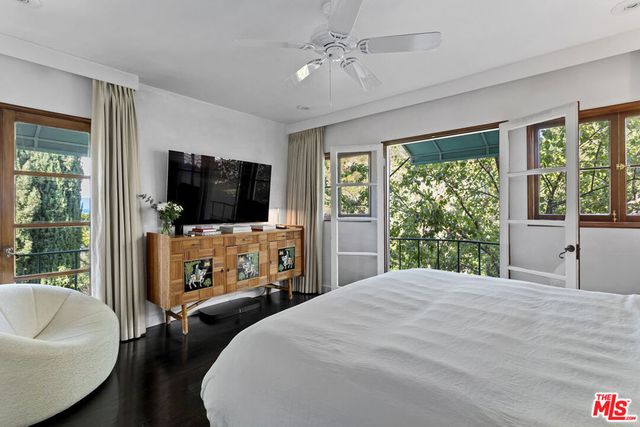 1811 Courtney Avenue, Los Angeles, CA 90046