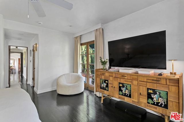 1811 Courtney Avenue, Los Angeles, CA 90046