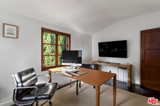 1811 Courtney Avenue, Los Angeles, CA 90046